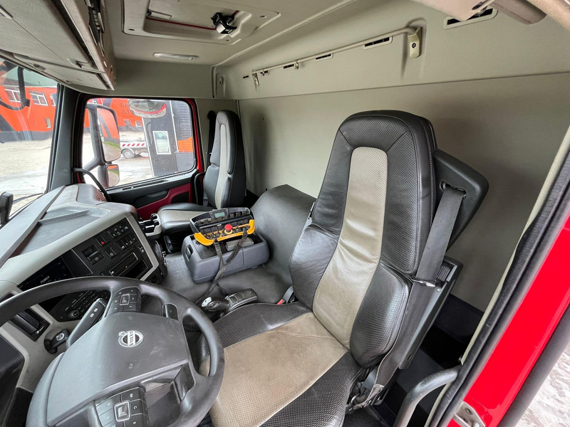 Bortu kravas automašīna/ Platforma, Kravas auto ar manipulatoru Volvo FM 330 6x2*4 EFFER 215/4S / PLATFORM L=6529 mm: foto 19