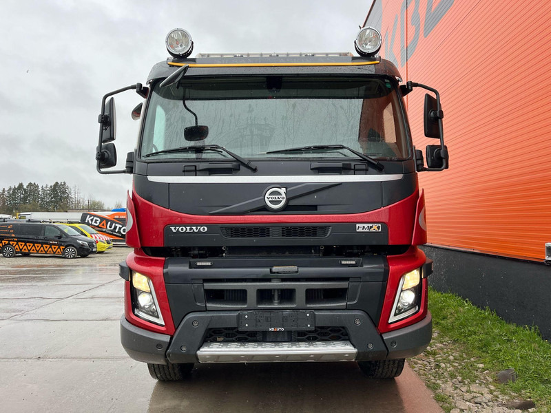 Volvo FMX 540 8x4 RETARDER / TANDEM AXLE LIFT / BIG AXLES / BOX L=5703 mm - Kravas automašīna pašizgāzējs: foto 3 Volvo FMX 540 8x4 RETARDER / TANDEM AXLE LIFT / BIG AXLES / BOX L=5703 mm - Kravas automašīna pašizgāzējs: foto 3