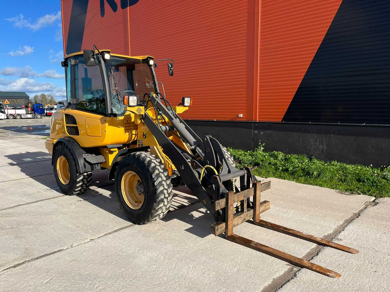 Volvo L 25 F BUCKET & FORKS - Riteņu iekrāvējs: foto 4 Volvo L 25 F BUCKET & FORKS - Riteņu iekrāvējs: foto 4