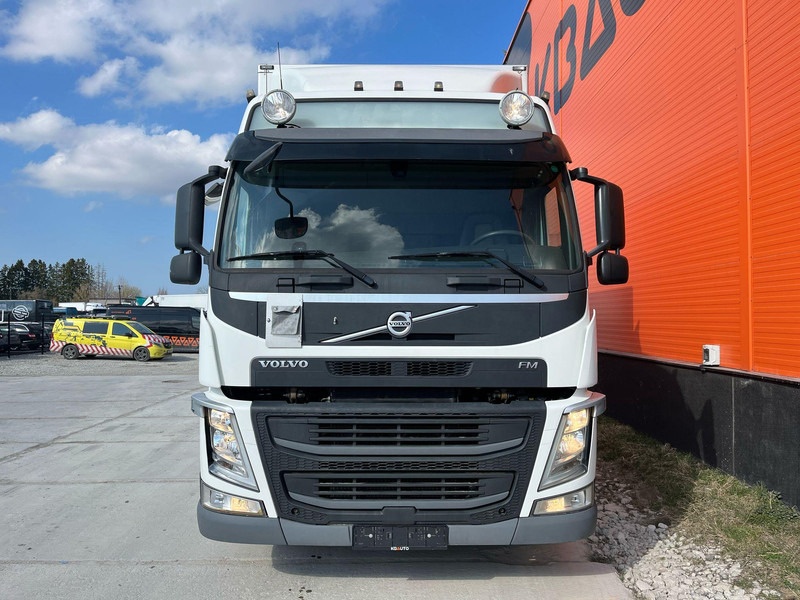 Volvo Volvo FM 330 4x2 BOX L=7952 mm - Kravas automašīna ar slēgto virsbūvi: foto 2 Volvo Volvo FM 330 4x2 BOX L=7952 mm - Kravas automašīna ar slēgto virsbūvi: foto 2