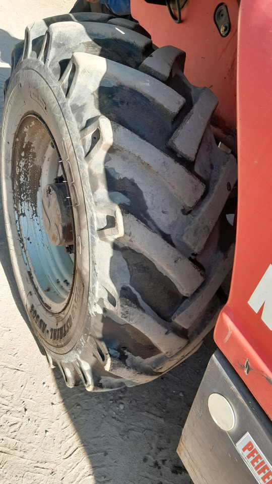 MANITOU MT 1235S - Teleskopiskais riteņu iekrāvējs: foto 5 MANITOU MT 1235S - Teleskopiskais riteņu iekrāvējs: foto 5