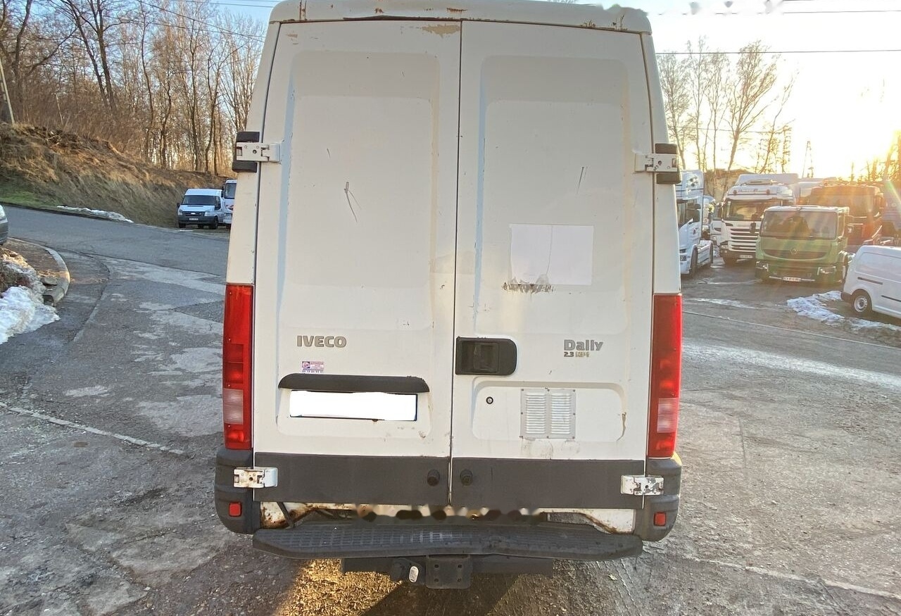 IVECO Daily 35S12 - Kravas mikroautobuss: foto 4 IVECO Daily 35S12 - Kravas mikroautobuss: foto 4