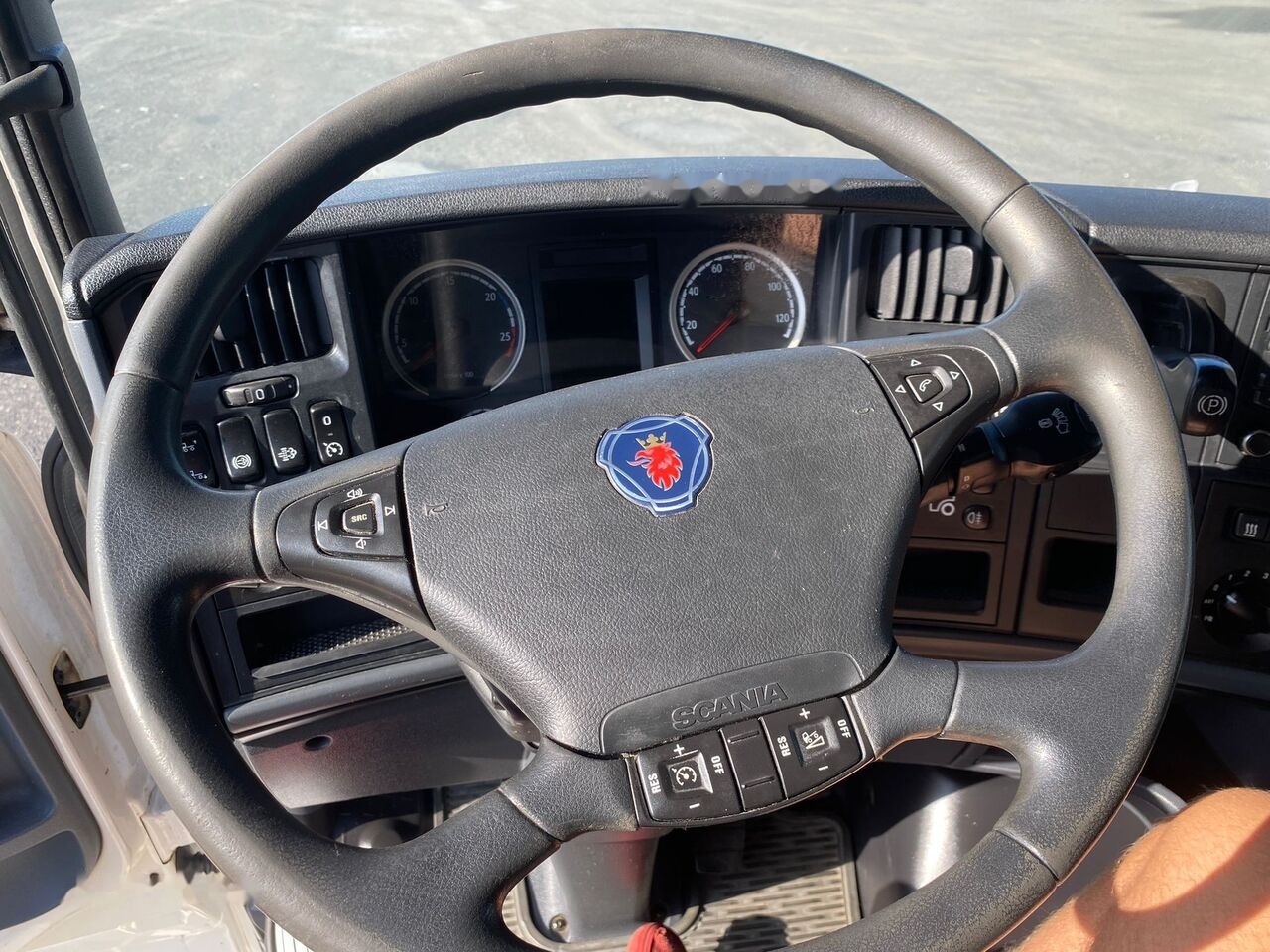 Vilcējs Scania R490: foto 12