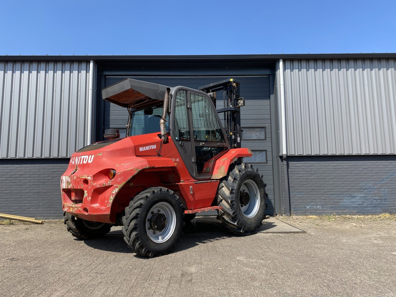Manitou M 30-4 ST3B ST3B - Bezceļu autokrāvējs: foto 4 Manitou M 30-4 ST3B ST3B - Bezceļu autokrāvējs: foto 4