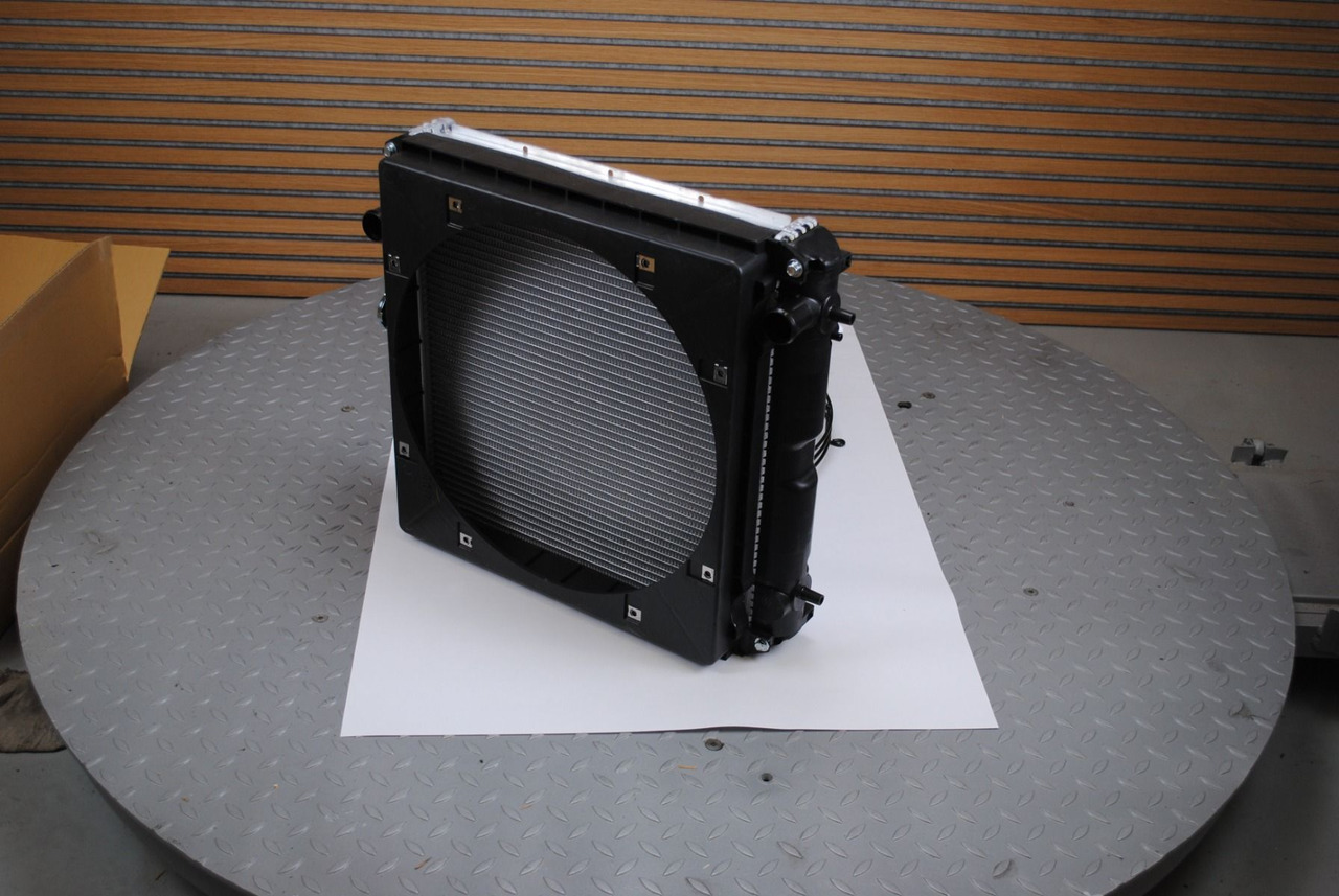 Yanmar Yanmar Radiator 129601-44500 - Dzinējs: foto 4 Yanmar Yanmar Radiator 129601-44500 - Dzinējs: foto 4