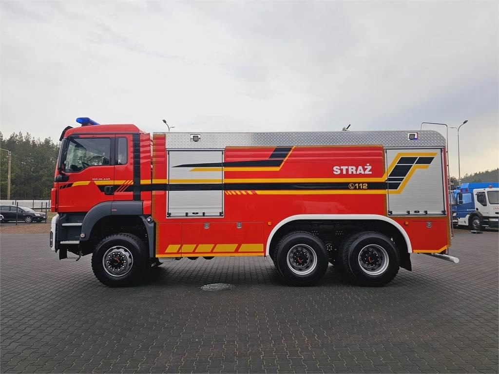 MAN TGS 26.440 6x6 9500 l water + 950 foam Stolarczyk  - Ugunsdzēsēju mašīna: foto 2 MAN TGS 26.440 6x6 9500 l water + 950 foam Stolarczyk  - Ugunsdzēsēju mašīna: foto 2