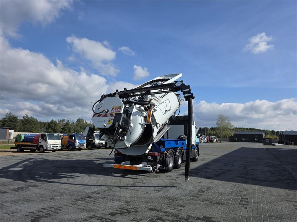 Asenizācijas mašīna Renault 6x4 WUKO RIVARD RECYTLING for collecting liquid wa: foto 1