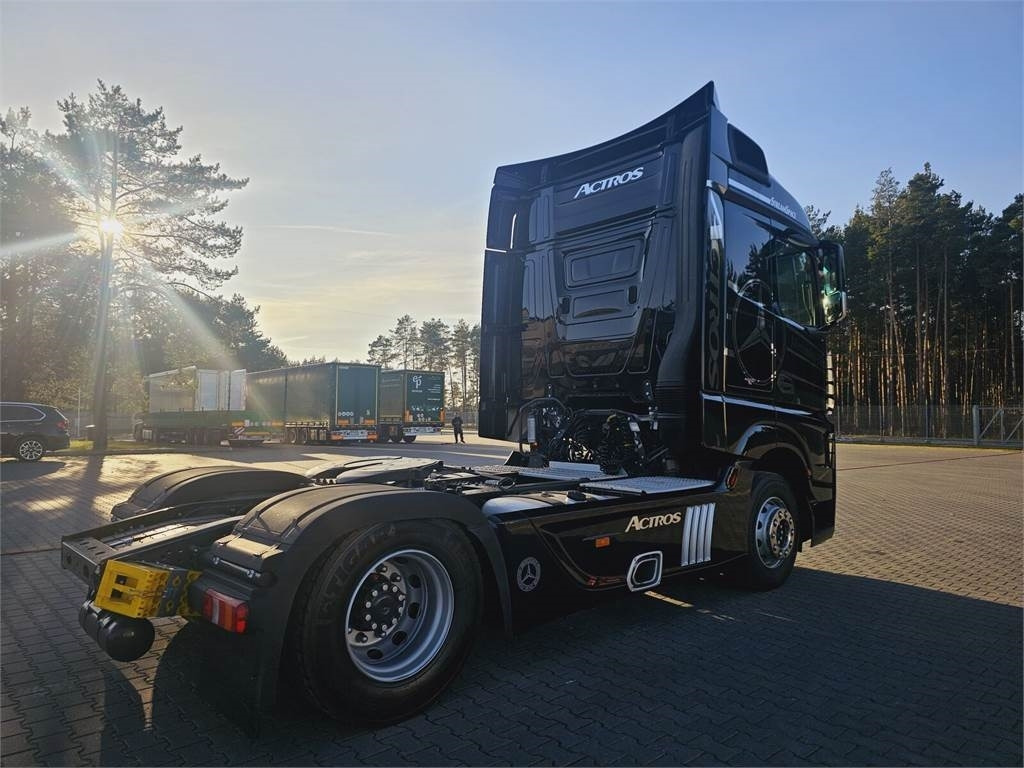Mercedes-Benz ACTROS 1843  - Vilcējs: foto 4 Mercedes-Benz ACTROS 1843  - Vilcējs: foto 4