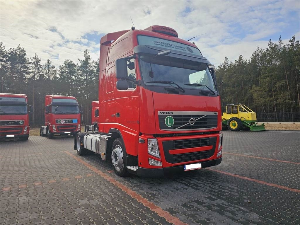 Volvo FH13 XXL EURO 5 2011 + KRONE MEGA RAISE - Vilcējs: foto 3 Volvo FH13 XXL EURO 5 2011 + KRONE MEGA RAISE - Vilcējs: foto 3