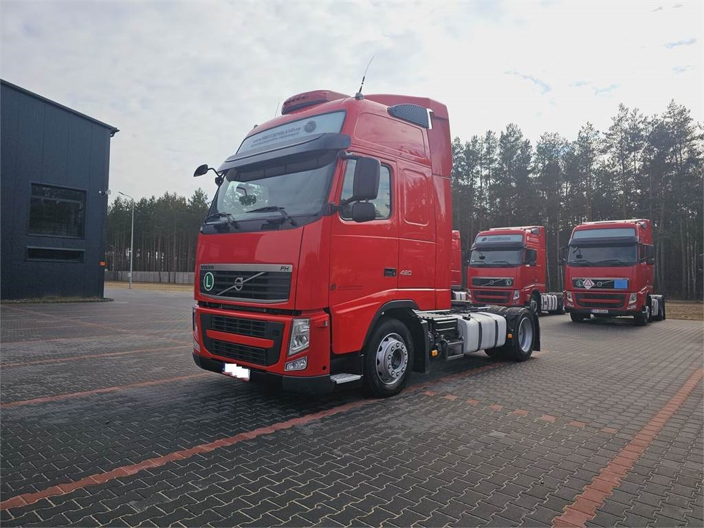 Volvo FH13 XXL NEW TIRES MANUAL 420 EURO 5 2011 - Vilcējs: foto 2 Volvo FH13 XXL NEW TIRES MANUAL 420 EURO 5 2011 - Vilcējs: foto 2