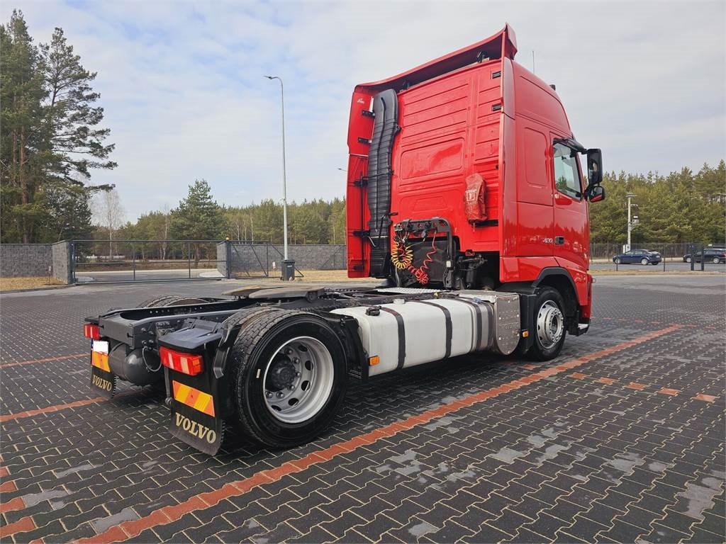 Volvo FH13 XXL NEW TIRES MANUAL 420 EURO 5 2011 - Vilcējs: foto 5 Volvo FH13 XXL NEW TIRES MANUAL 420 EURO 5 2011 - Vilcējs: foto 5