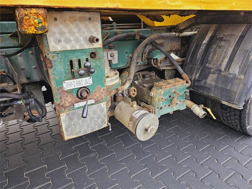 Asenizācijas mašīna Volvo FULLER TANKERS 2008 WUKO for collecting liquid was: foto 11 Asenizācijas mašīna Volvo FULLER TANKERS 2008 WUKO for collecting liquid was: foto 11