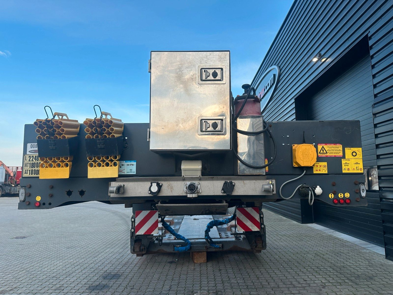 Faymonville 2 achs tiefbett / ausziehbar / Forstmaschinen - Puspiekabe zema profila platforma: foto 4 Faymonville 2 achs tiefbett / ausziehbar / Forstmaschinen - Puspiekabe zema profila platforma: foto 4