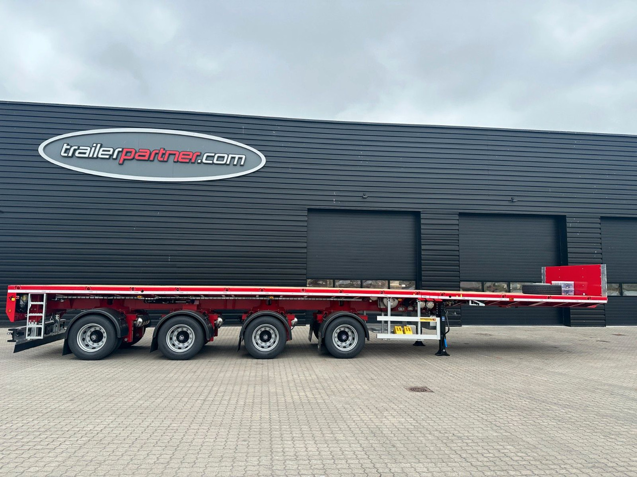 Faymonville 4 achs Telemax AAA / 36.000 mm - Puspiekabe zema profila platforma: foto 2 Faymonville 4 achs Telemax AAA / 36.000 mm - Puspiekabe zema profila platforma: foto 2