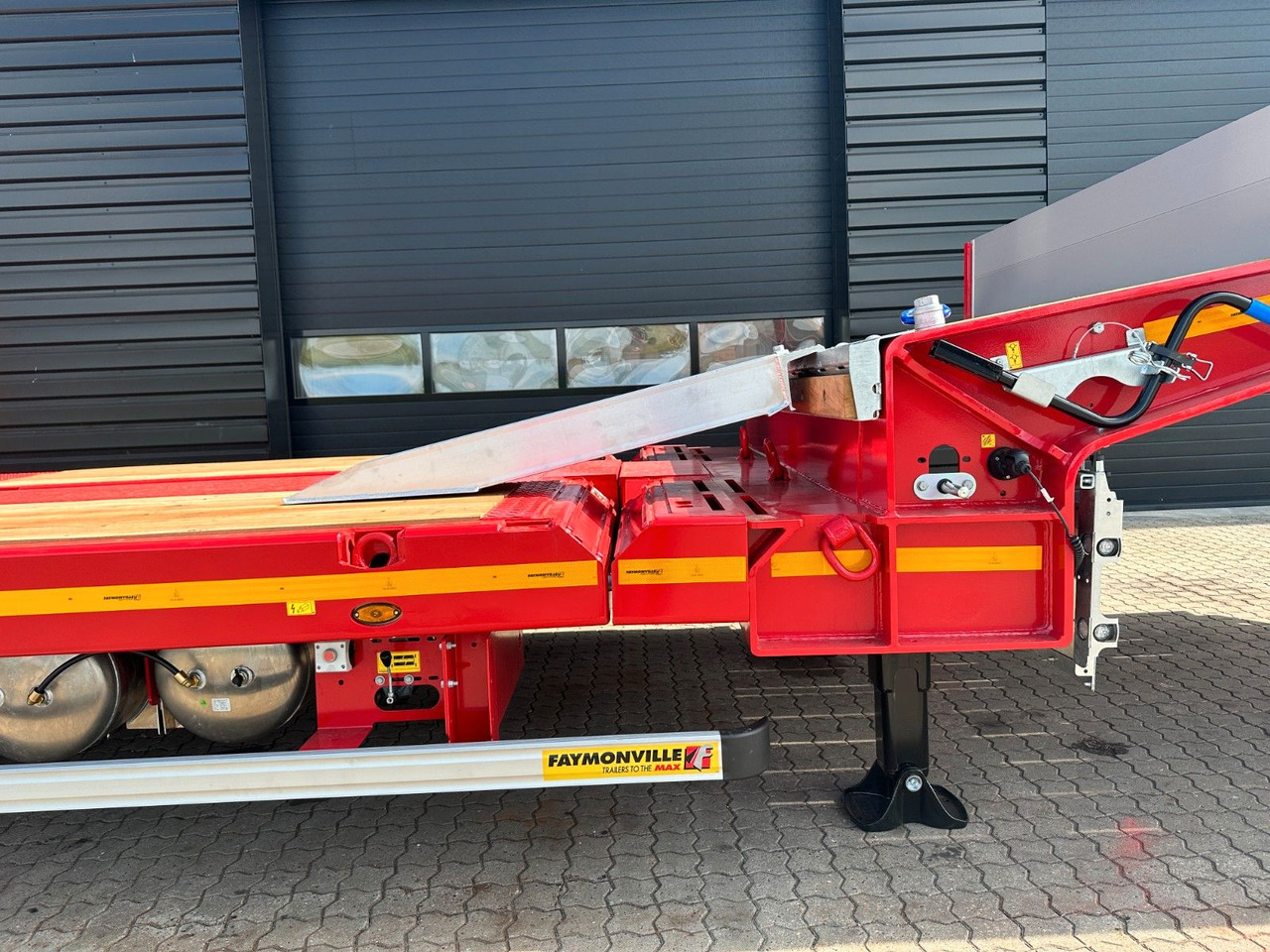 Faymonville 4 achs tieflader / Hydr. Verbreiterung / L-AUMV - Puspiekabe zema profila platforma: foto 4 Faymonville 4 achs tieflader / Hydr. Verbreiterung / L-AUMV - Puspiekabe zema profila platforma: foto 4
