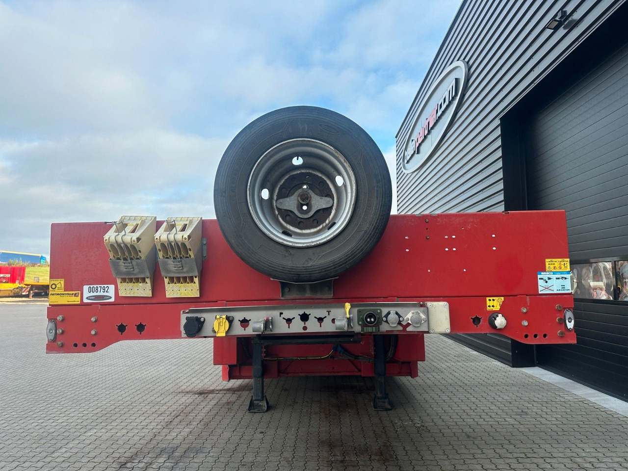 Faymonville 4 achs tieflader / ausziehbar / Radmulden - Puspiekabe zema profila platforma: foto 4 Faymonville 4 achs tieflader / ausziehbar / Radmulden - Puspiekabe zema profila platforma: foto 4