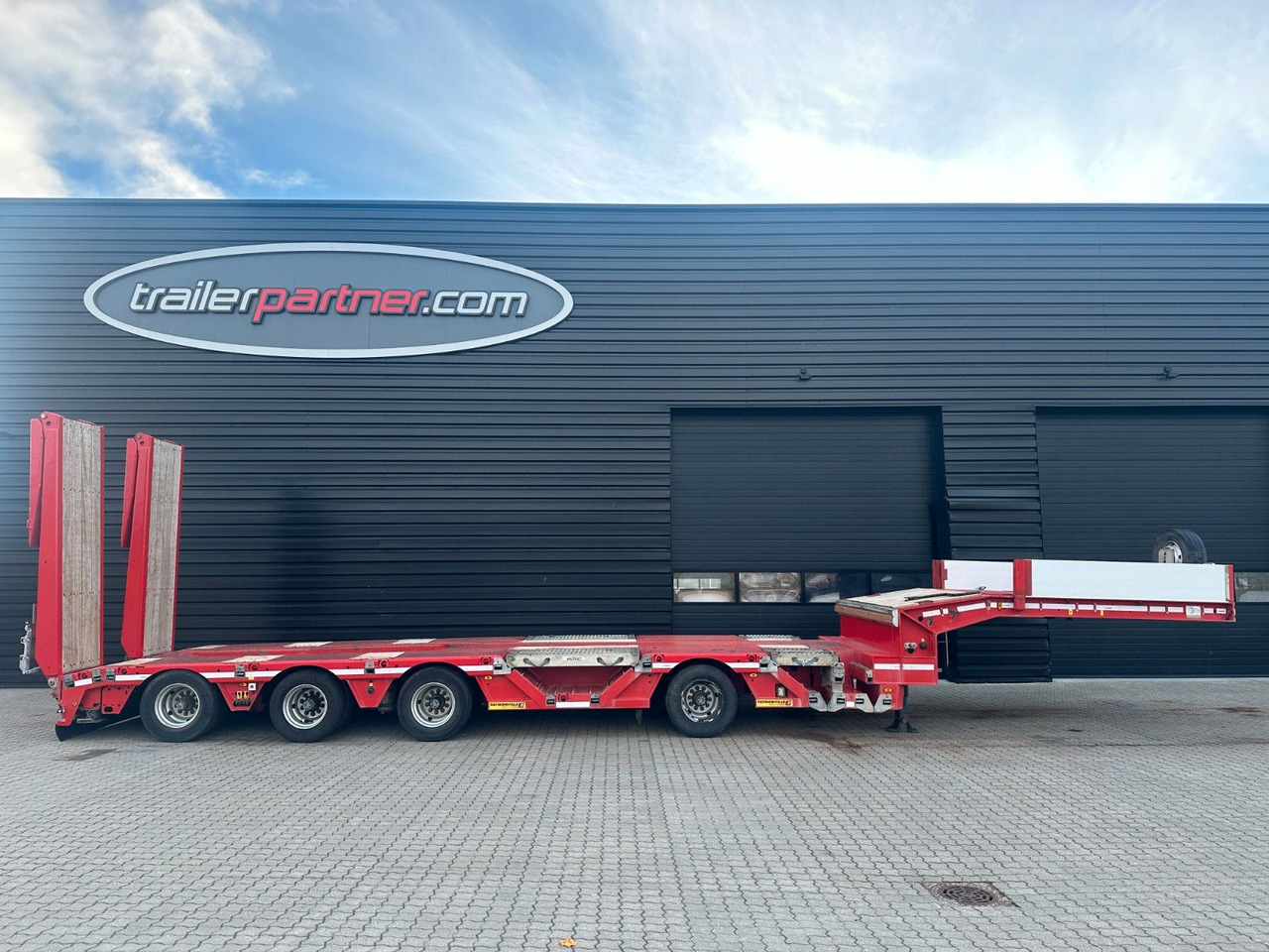 Faymonville 4 achs tieflader / ausziehbar / Radmulden - Puspiekabe zema profila platforma: foto 1 Faymonville 4 achs tieflader / ausziehbar / Radmulden - Puspiekabe zema profila platforma: foto 1