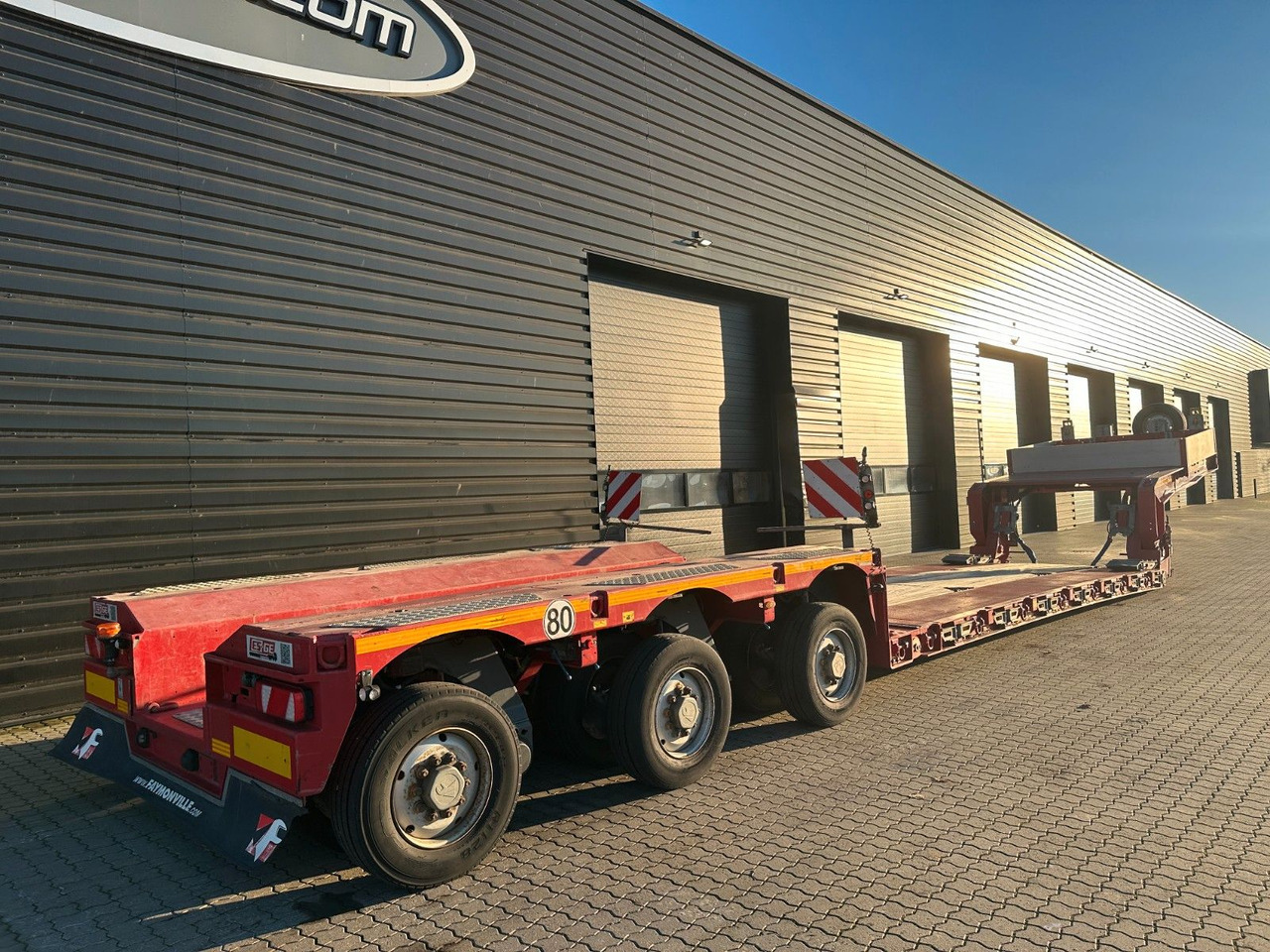 Faymonville Megamax 3 achs tiefbett / 3 x 12.000 kg Pendel - Puspiekabe zema profila platforma: foto 2 Faymonville Megamax 3 achs tiefbett / 3 x 12.000 kg Pendel - Puspiekabe zema profila platforma: foto 2