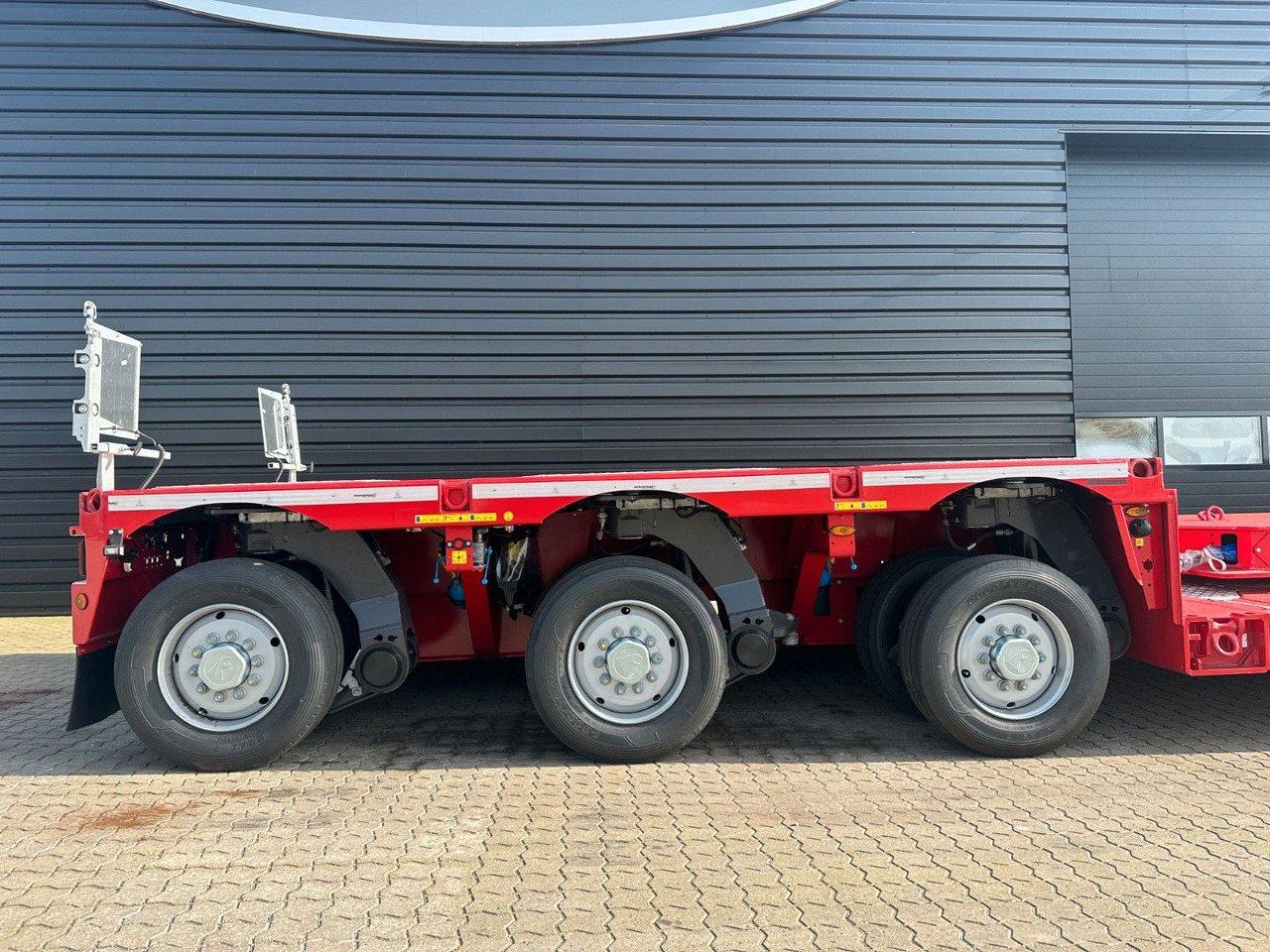 Faymonville Megamax 3 achs tiefbett / Pendelachsen - Puspiekabe zema profila platforma: foto 3 Faymonville Megamax 3 achs tiefbett / Pendelachsen - Puspiekabe zema profila platforma: foto 3