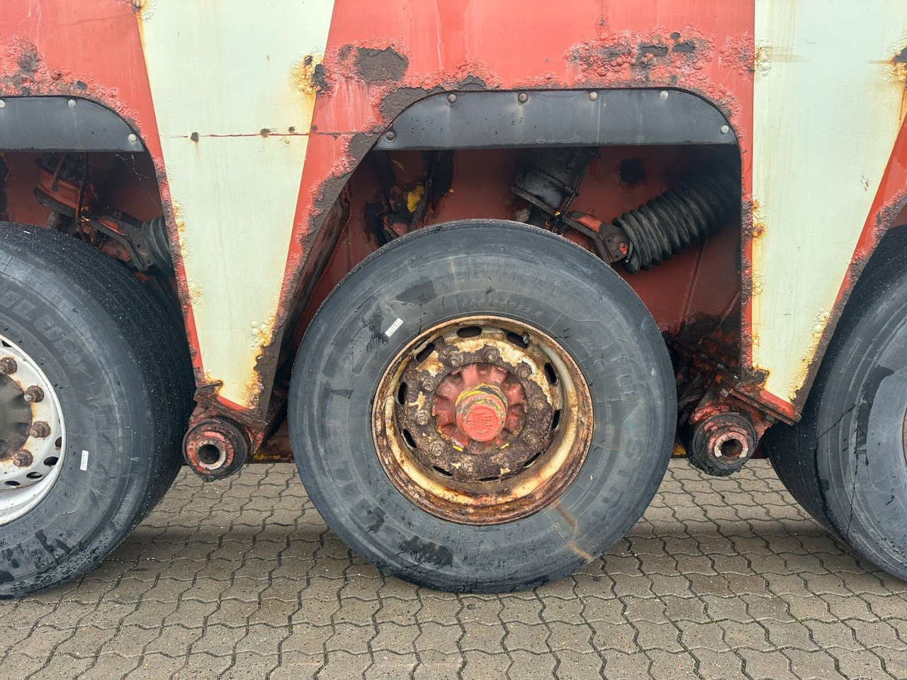 Faymonville Prefamax 3 achs inndenlader - Puspiekabe zema profila platforma: foto 5 Faymonville Prefamax 3 achs inndenlader - Puspiekabe zema profila platforma: foto 5