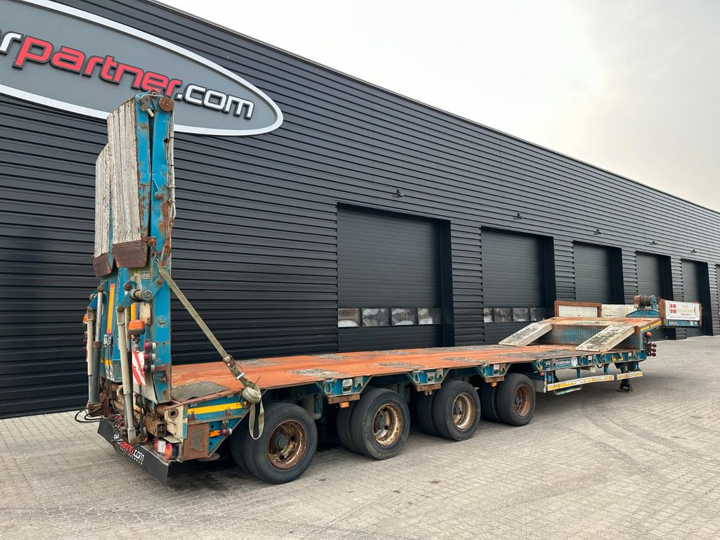 Goldhofer 4 achs tieflader / ausziehbar Goldhofer 4 achs tieflader / ausziehbar - Puspiekabe zema profila platforma: foto 2 Goldhofer 4 achs tieflader / ausziehbar Goldhofer 4 achs tieflader / ausziehbar - Puspiekabe zema profila platforma: foto 2