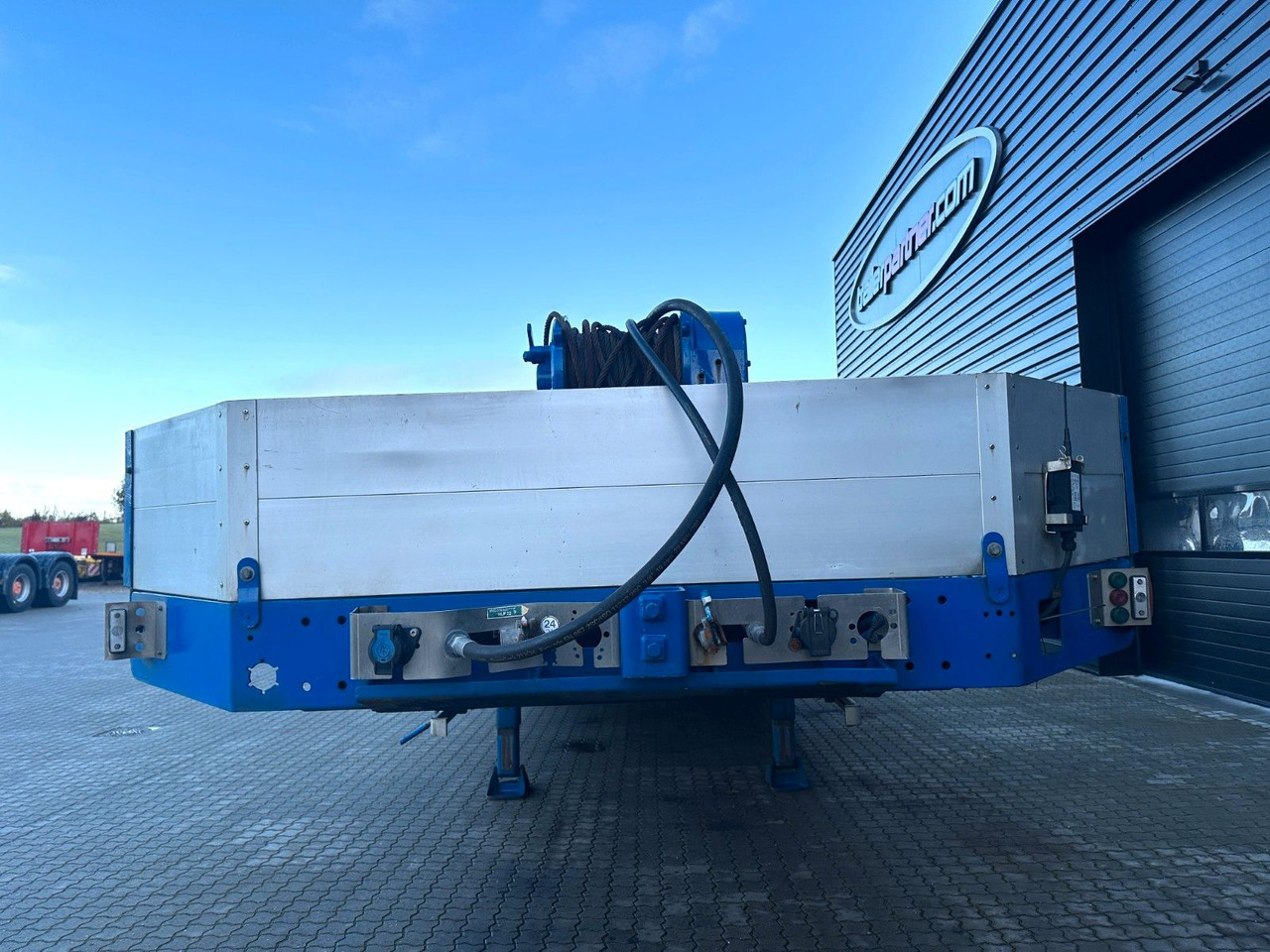 Goldhofer 4 achs tieflader / rampen /  4 x zwangsgelenkt - Puspiekabe zema profila platforma: foto 5 Goldhofer 4 achs tieflader / rampen /  4 x zwangsgelenkt - Puspiekabe zema profila platforma: foto 5