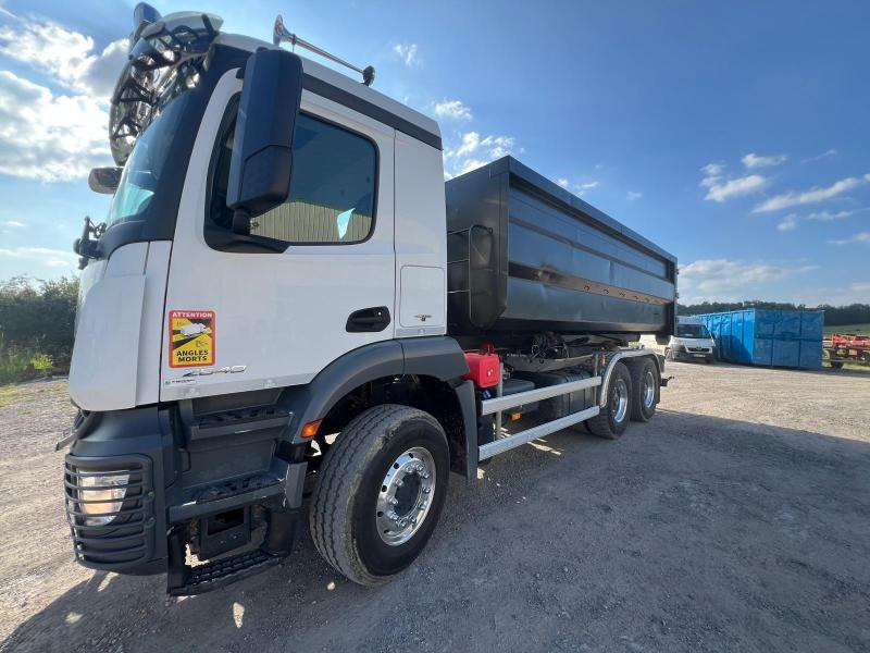 Mercedes Arocs 2640 - Pacēlājs ar āķi: foto 5 Mercedes Arocs 2640 - Pacēlājs ar āķi: foto 5
