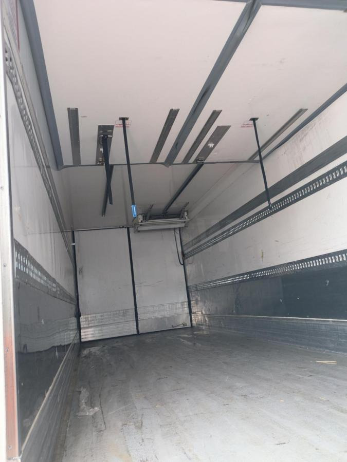 Renault D-Series Wide 320 - Kravas automašīna refrižerators: foto 4 Renault D-Series Wide 320 - Kravas automašīna refrižerators: foto 4