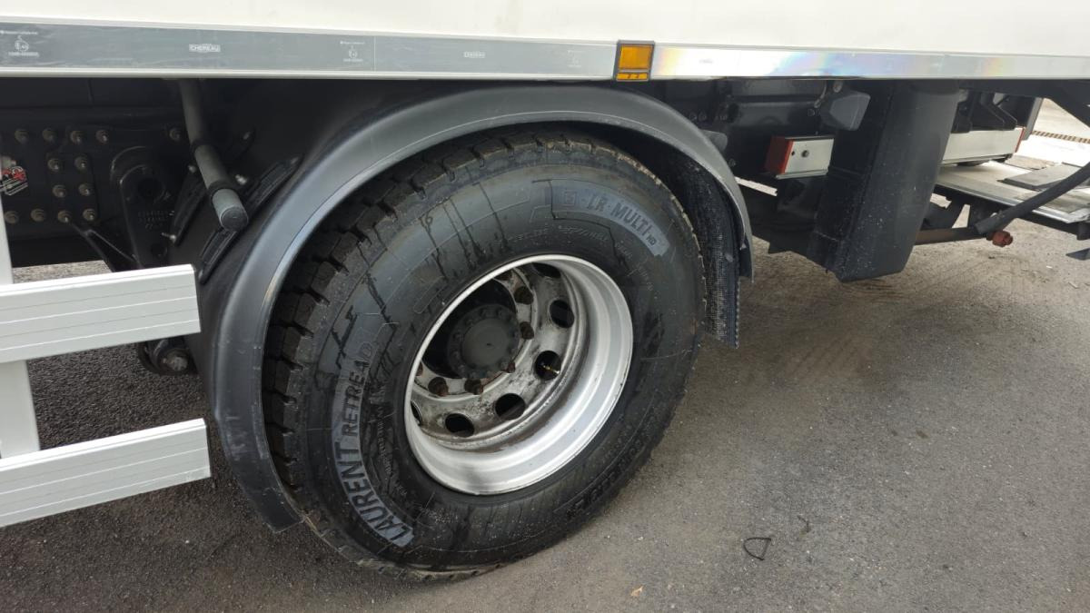 Renault D WIDE - Kravas automašīna refrižerators: foto 3 Renault D WIDE - Kravas automašīna refrižerators: foto 3