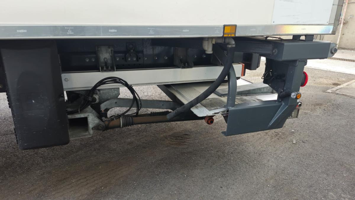 Renault D WIDE (LOCATION / RENT) - Kravas automašīna refrižerators: foto 5 Renault D WIDE (LOCATION / RENT) - Kravas automašīna refrižerators: foto 5