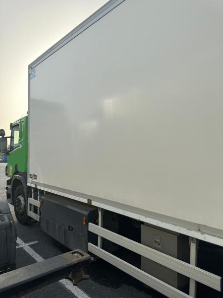 Scania P 340 Gaz Naturel - Kravas automašīna refrižerators: foto 4 Scania P 340 Gaz Naturel - Kravas automašīna refrižerators: foto 4