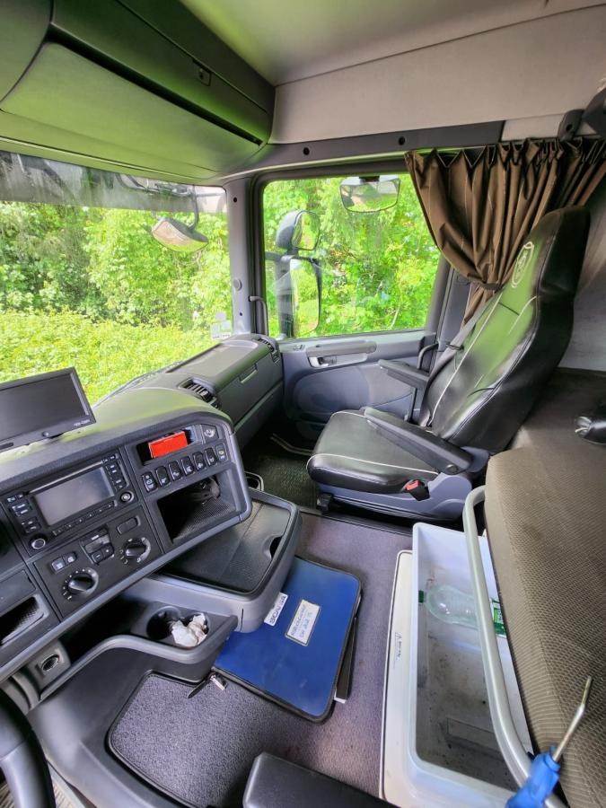 Kokvedējs, Kravas auto ar manipulatoru Scania R R 580: foto 12