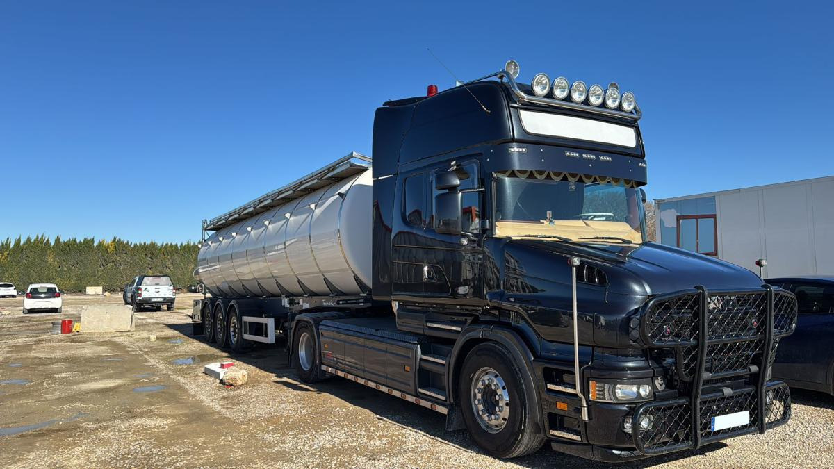 Vilcējs Scania Torpedo T164-480: foto 1