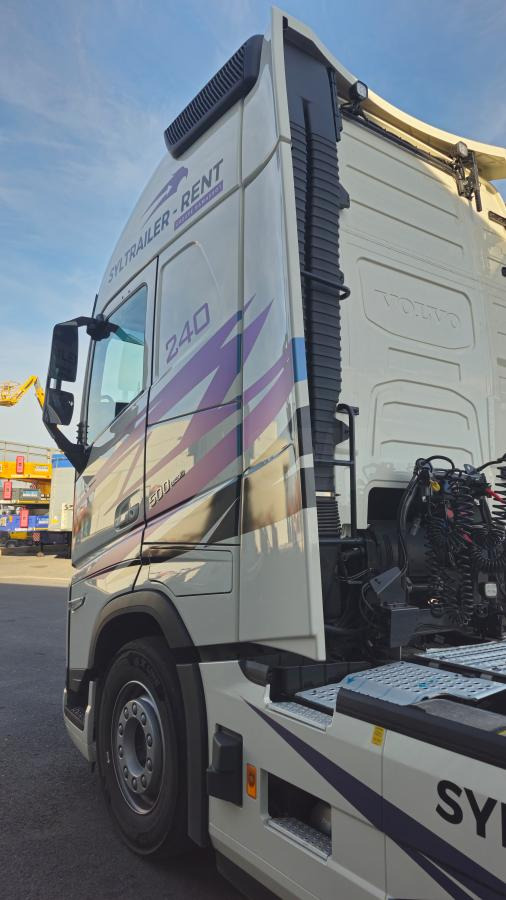 Volvo FH 500 AERO Globetrotter XXL (Location / Rent) - Vilcējs: foto 4 Volvo FH 500 AERO Globetrotter XXL (Location / Rent) - Vilcējs: foto 4