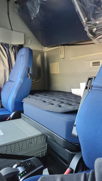 Jaunā Vilcējs Volvo FH 500 AERO Globetrotter XXL (Location / Rent): foto 11