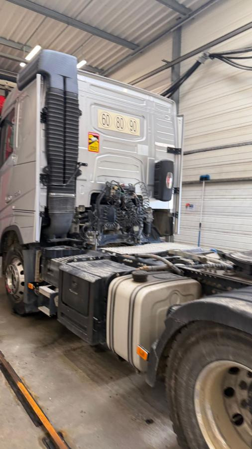 Volvo FH 500 - Vilcējs: foto 4 Volvo FH 500 - Vilcējs: foto 4