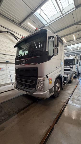 Volvo FH 500 - Vilcējs: foto 2 Volvo FH 500 - Vilcējs: foto 2