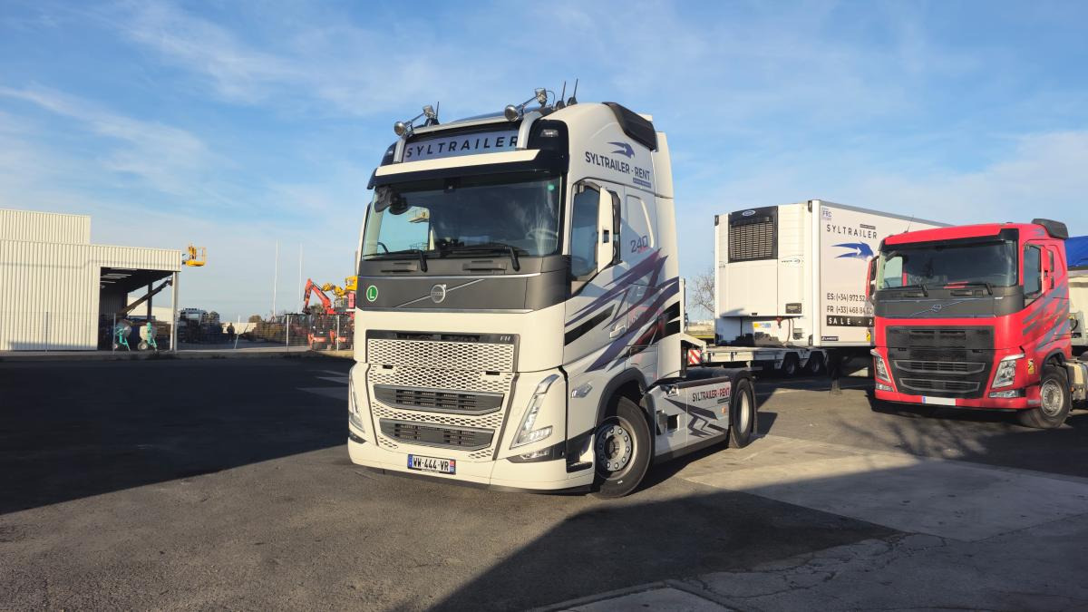 Volvo FH 500 Globetrotter XXL (Location / Rent) - Vilcējs: foto 3 Volvo FH 500 Globetrotter XXL (Location / Rent) - Vilcējs: foto 3