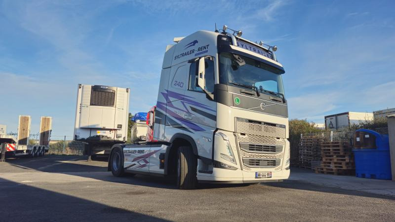 Volvo FH 500 Globetrotter XXL (Location / Rent) - Vilcējs: foto 1 Volvo FH 500 Globetrotter XXL (Location / Rent) - Vilcējs: foto 1