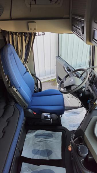 Interior photo 2: Jaunā Vilcējs Volvo FH 500 Globetrotter XXL (Location / Rent)
