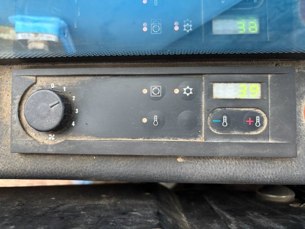 Atkritumu iekrāvējs Fuchs MHL 380 -- only 6650 real working hours: foto 42