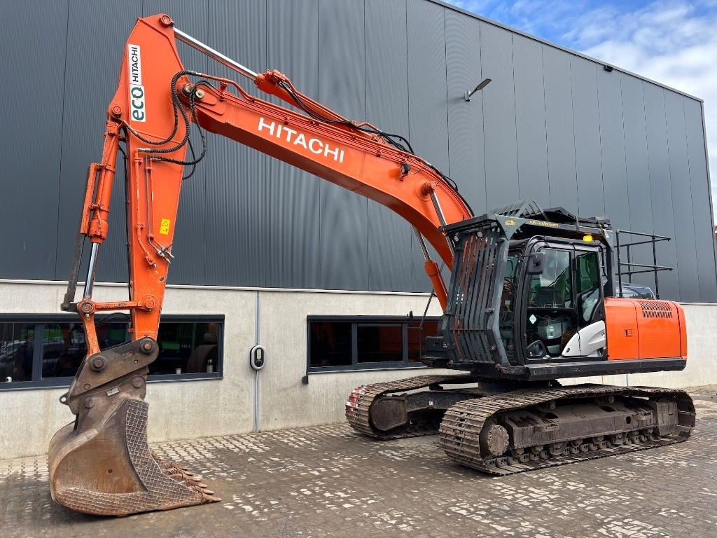 Hitachi ZX 210 LC-6 - Kāpurķēžu ekskavators: foto 1 Hitachi ZX 210 LC-6 - Kāpurķēžu ekskavators: foto 1