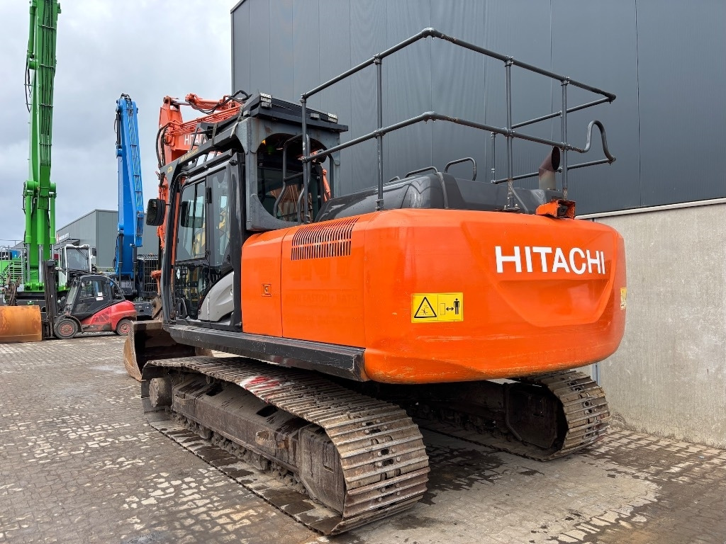 Hitachi ZX 210 LC-6 - Kāpurķēžu ekskavators: foto 3 Hitachi ZX 210 LC-6 - Kāpurķēžu ekskavators: foto 3