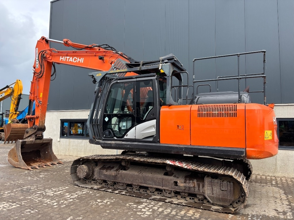 Hitachi ZX 210 LC-6 - Kāpurķēžu ekskavators: foto 2 Hitachi ZX 210 LC-6 - Kāpurķēžu ekskavators: foto 2