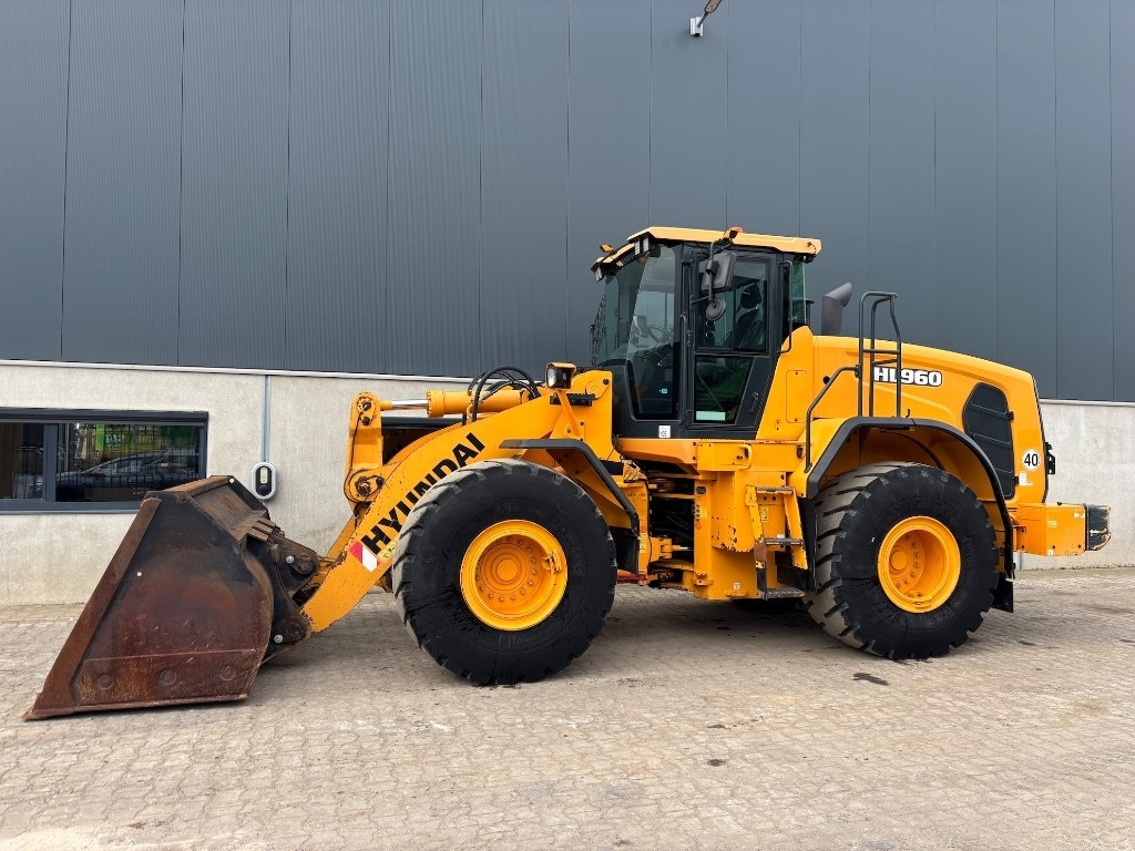 Hyundai HL 960 - 955  - Riteņu iekrāvējs: foto 2 Hyundai HL 960 - 955  - Riteņu iekrāvējs: foto 2