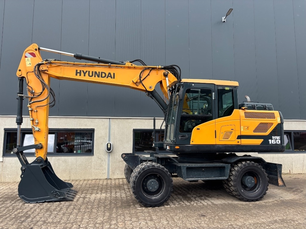 Hyundai HW 160 - HW160 - HW 180 - Riteņu ekskavators: foto 2 Hyundai HW 160 - HW160 - HW 180 - Riteņu ekskavators: foto 2