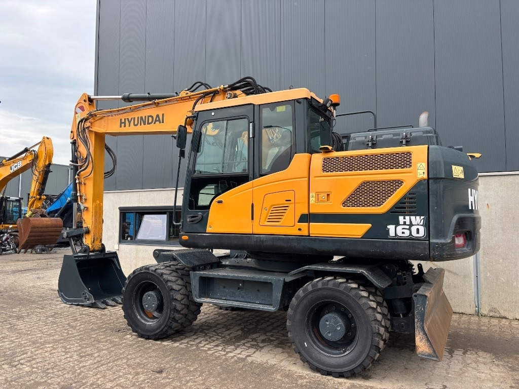Hyundai HW 160 - HW160 - HW 180 - Riteņu ekskavators: foto 3 Hyundai HW 160 - HW160 - HW 180 - Riteņu ekskavators: foto 3
