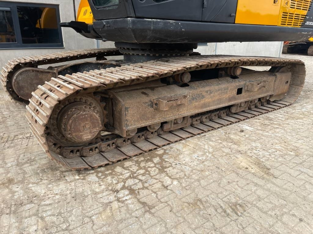 Kāpurķēžu ekskavators JCB JS300LC -- JS 300 LC: foto 17