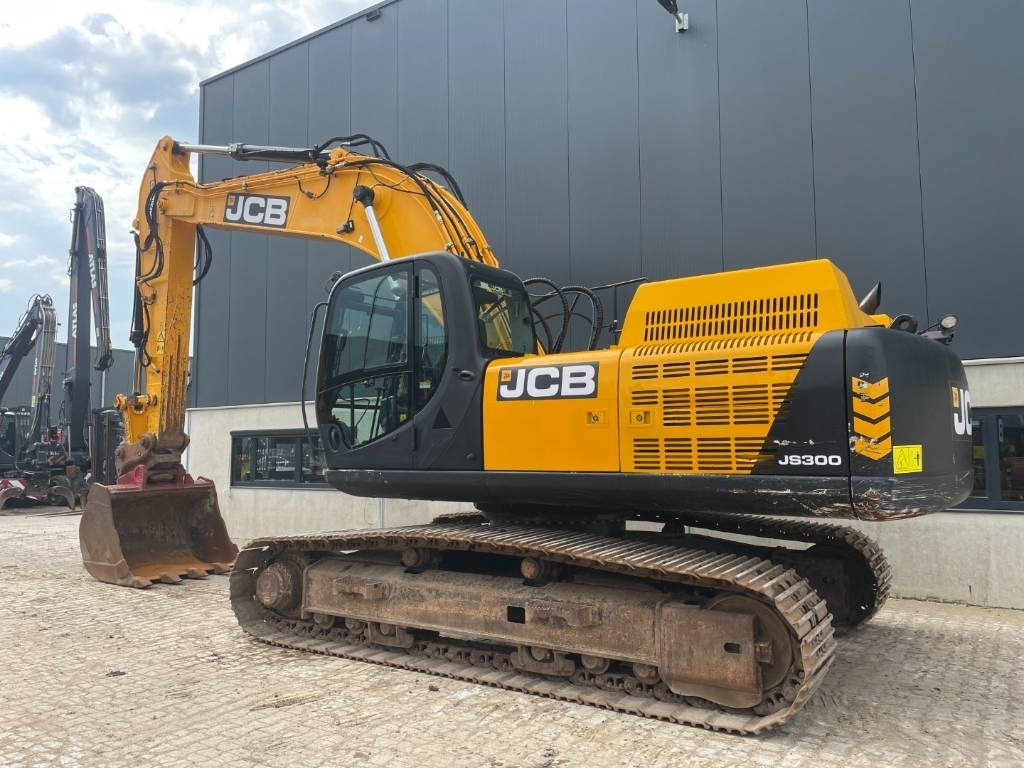 JCB JS300LC -- JS 300 LC - Kāpurķēžu ekskavators: foto 3 JCB JS300LC -- JS 300 LC - Kāpurķēžu ekskavators: foto 3