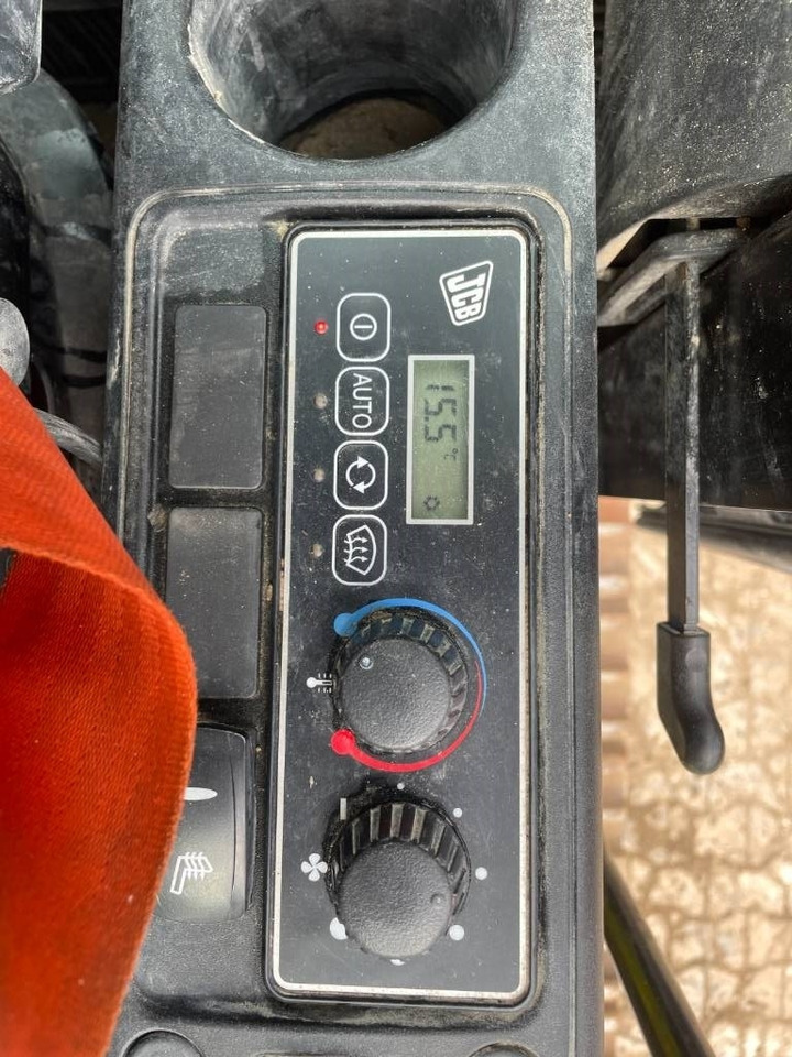 Kāpurķēžu ekskavators JCB JS300LC -- JS 300 LC: foto 28